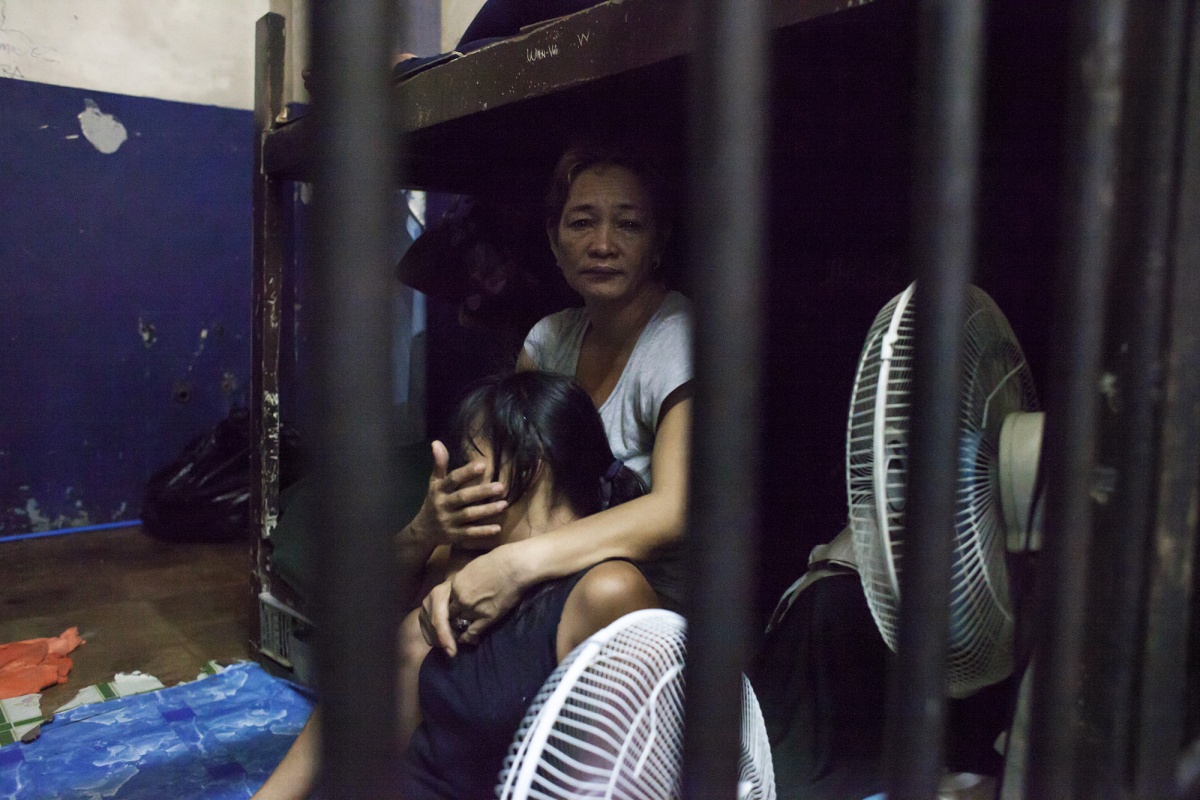 Olongapo 14/11/2016_ Female security jail of the central police station. Of the
twelve women inside the cell, seven were cases of women suspected of drug related
crimes. 