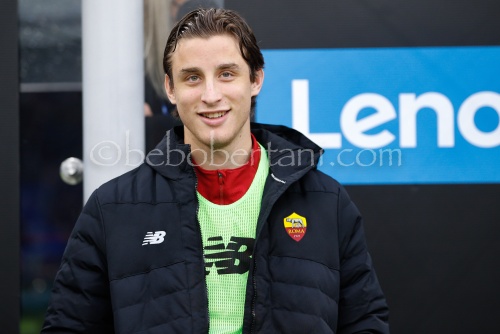 Edoardo Bove (as Roma midfielder)