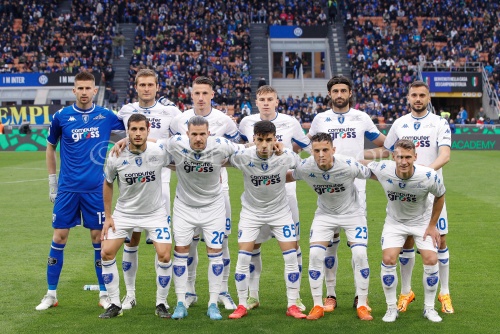 Empoli's starting line up team photo